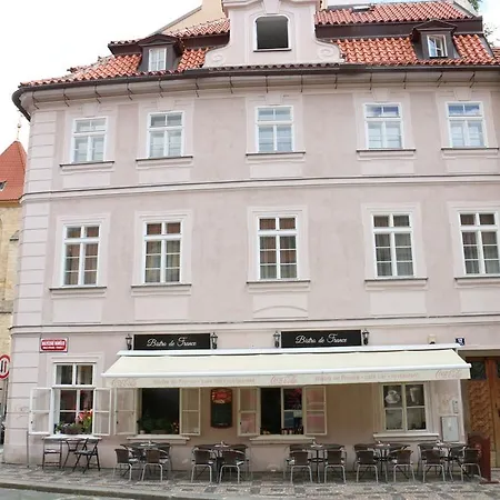 Empora
